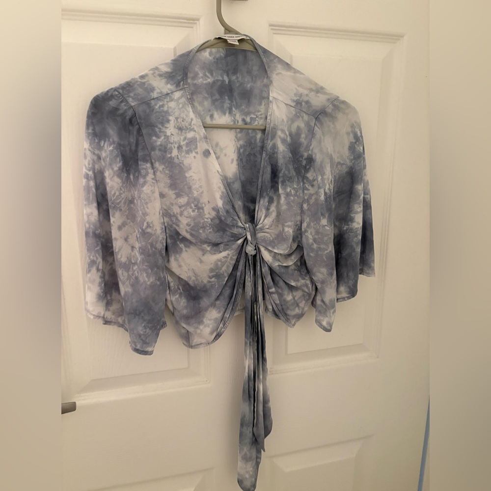 American Eagle Outfitters Blue Tie-Dye Front Knot Crop Top - size M